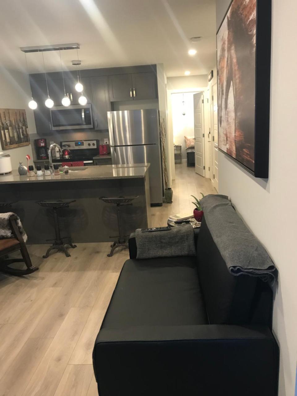 Home Sweet Condo YYC Exteriör bild